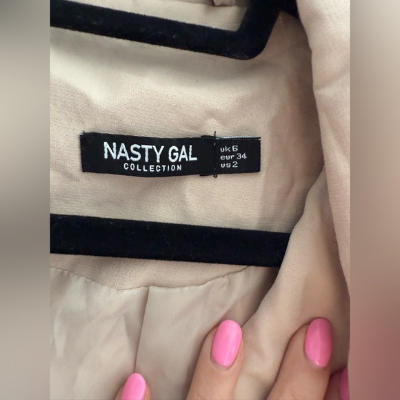 Nasty Gal Inc Long Sleeve Beige Nude Tan Button Up Blazer Size 2 - Picture 5 of 8